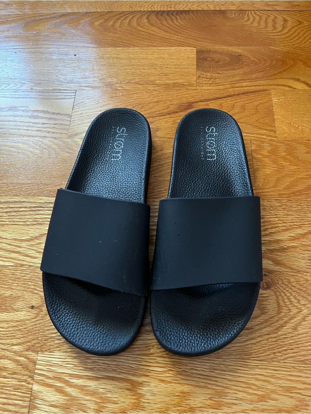Strom Black Wide-Strap Slide Sandals